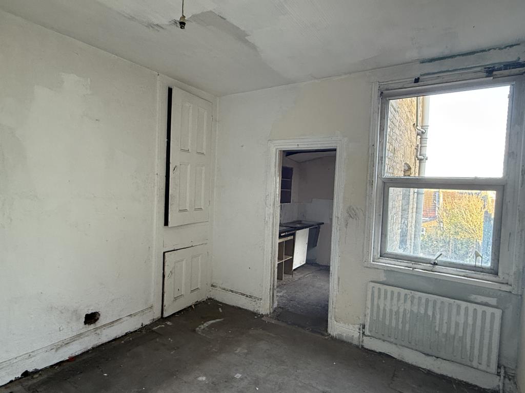 Lot: 4 - HOUSE FOR REFURBISHMENT - Dining Room in House in Need of Refurbishment